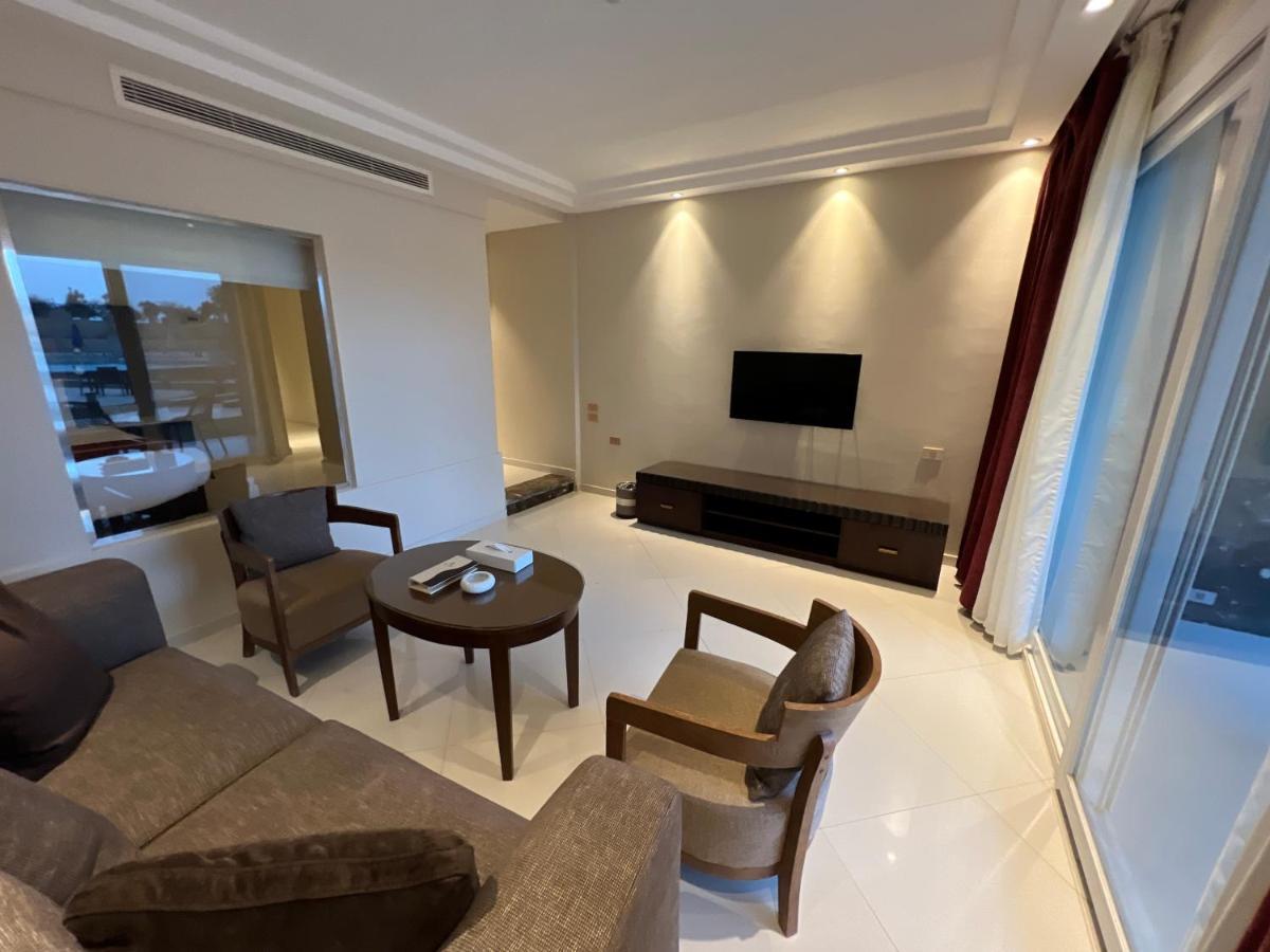 Отель Grand Ocean El Sokhna Айн-Сохна Экстерьер фото A living room in a suite at the Ritz-Carlton, DIFC, Dubai