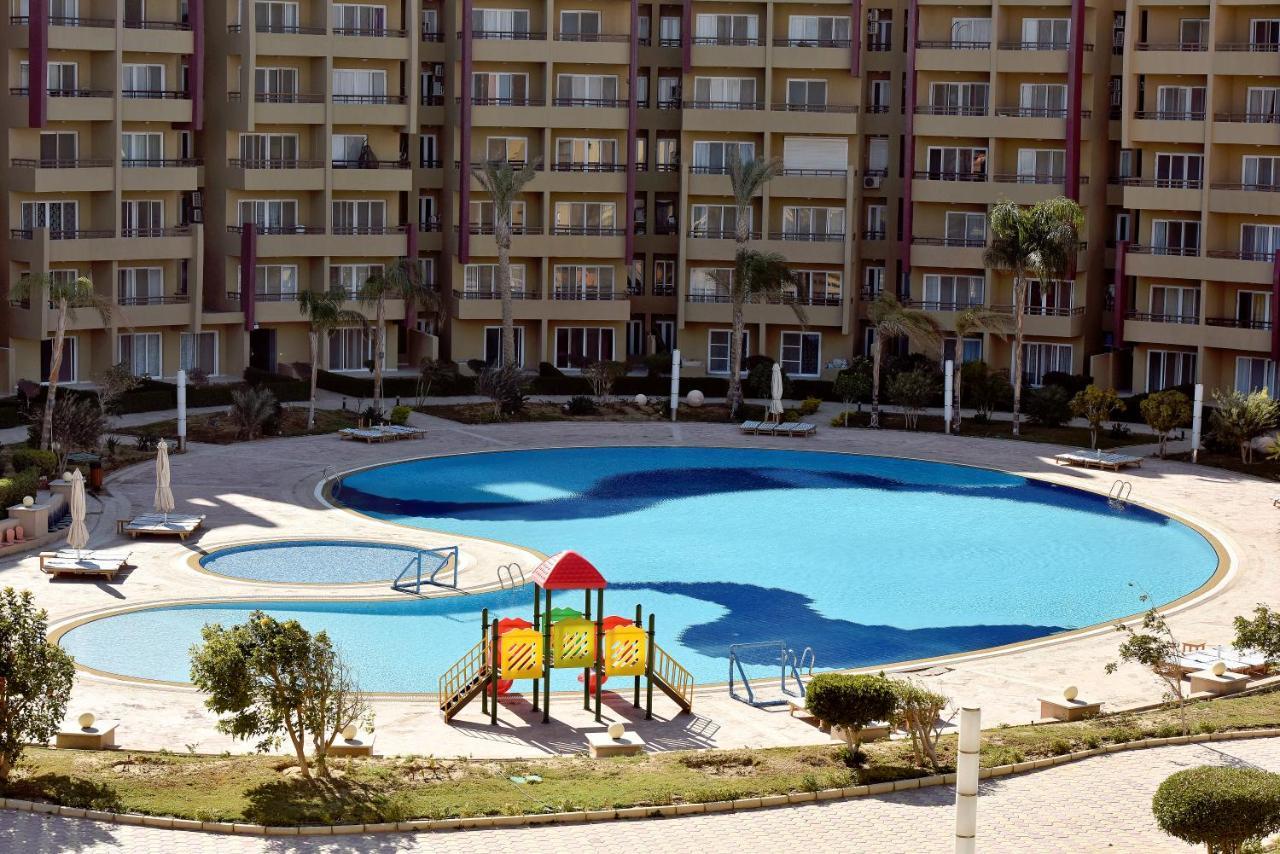 Отель Grand Ocean El Sokhna Айн-Сохна Экстерьер фото The swimming pool at the complex
